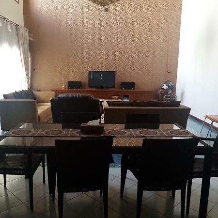 Ndalem Bintaran Hotel Yogyakarta Luaran gambar